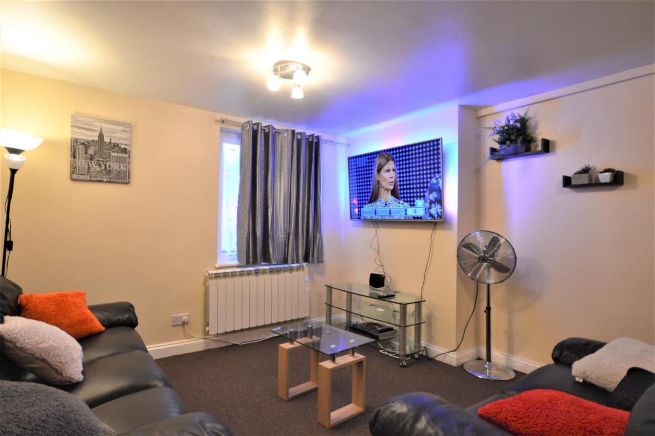 London Zone 2 Lovely 4 Bedroom Apartment - 3 Trowbridge Road מראה חיצוני תמונה