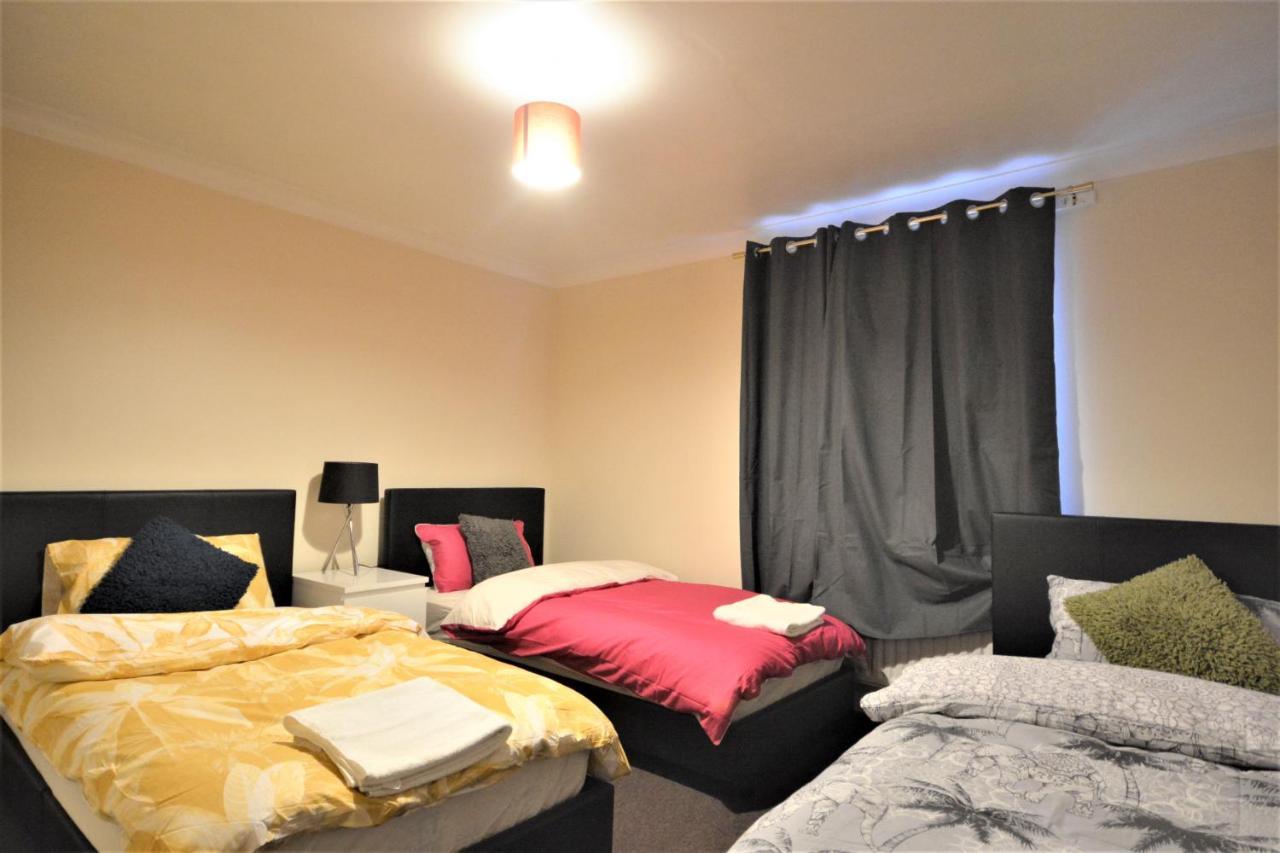 London Zone 2 Lovely 4 Bedroom Apartment - 3 Trowbridge Road מראה חיצוני תמונה