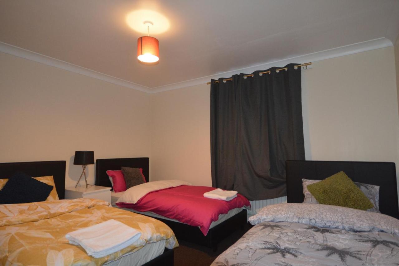 London Zone 2 Lovely 4 Bedroom Apartment - 3 Trowbridge Road מראה חיצוני תמונה