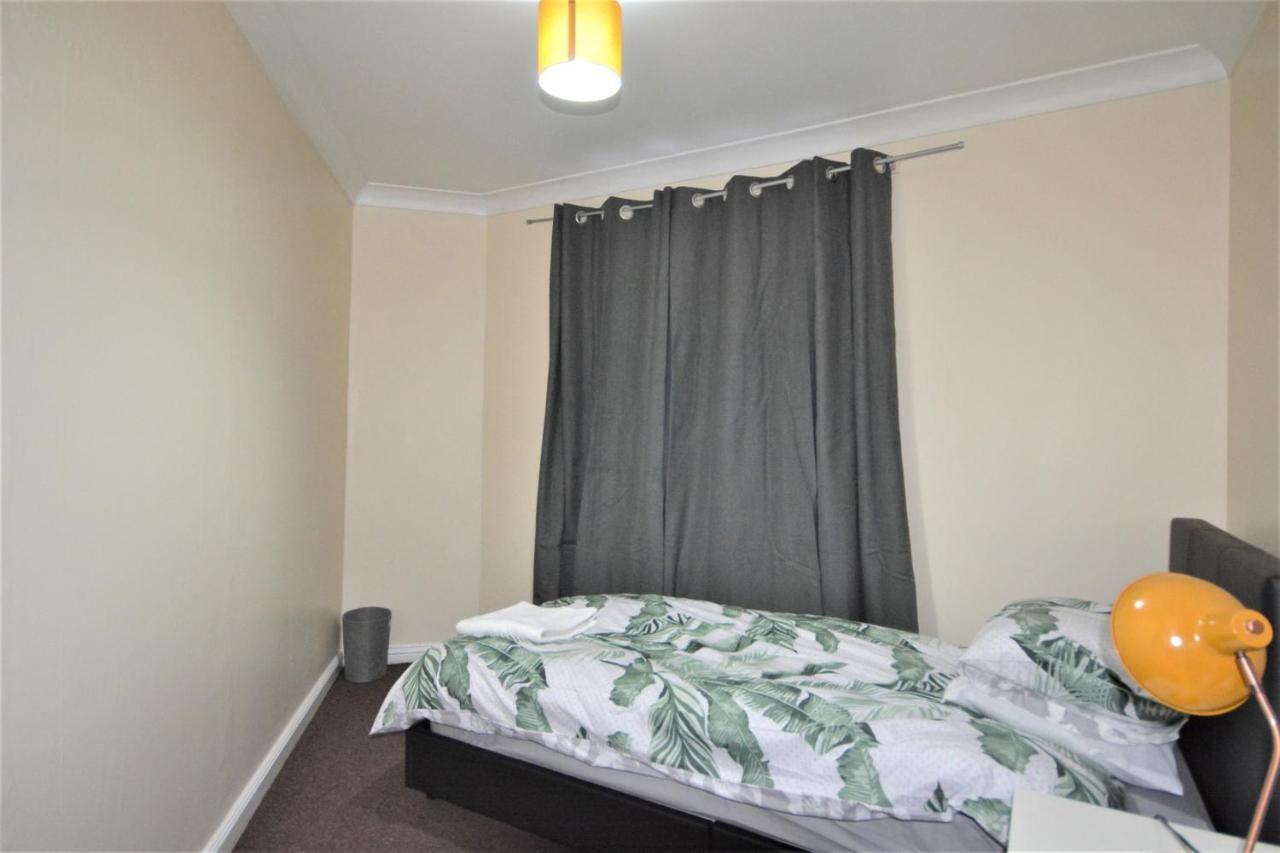 London Zone 2 Lovely 4 Bedroom Apartment - 3 Trowbridge Road מראה חיצוני תמונה