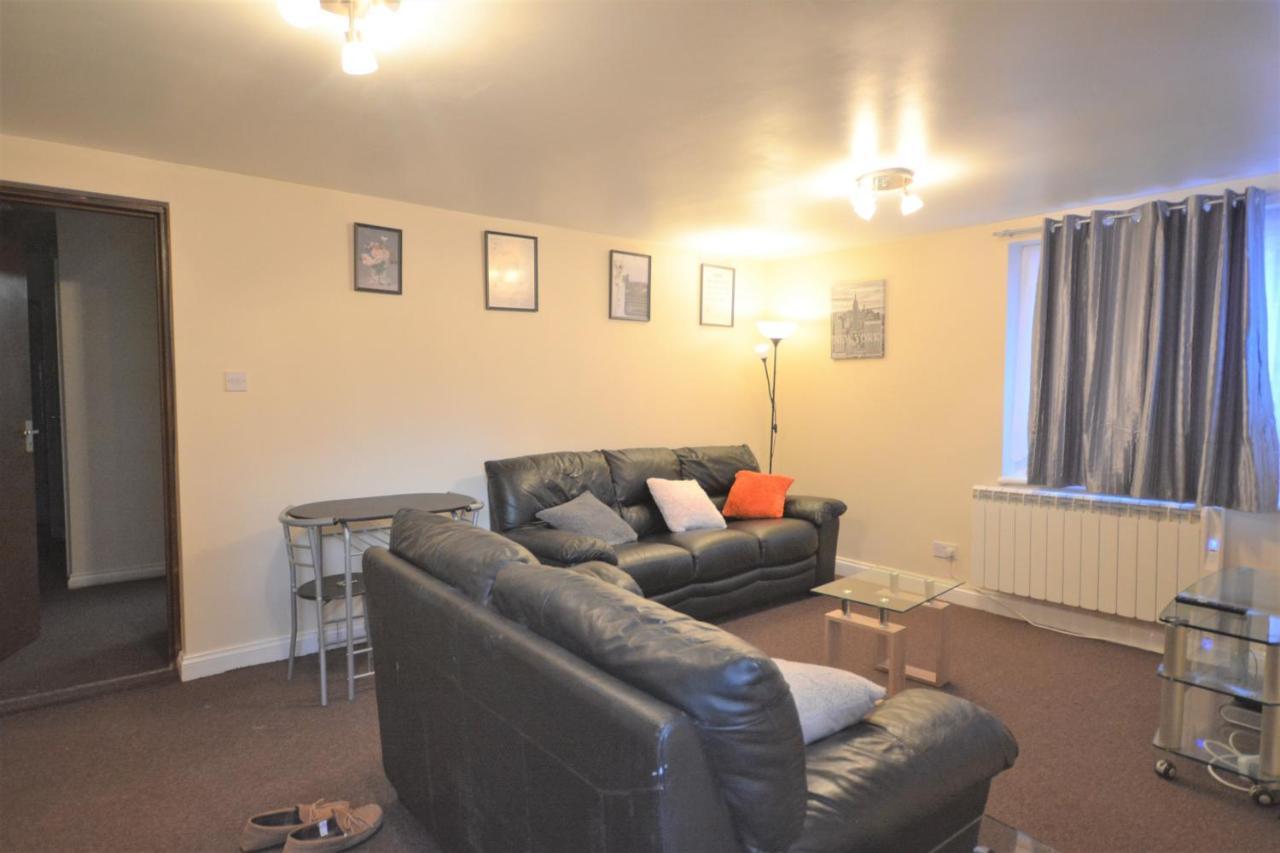 London Zone 2 Lovely 4 Bedroom Apartment - 3 Trowbridge Road מראה חיצוני תמונה