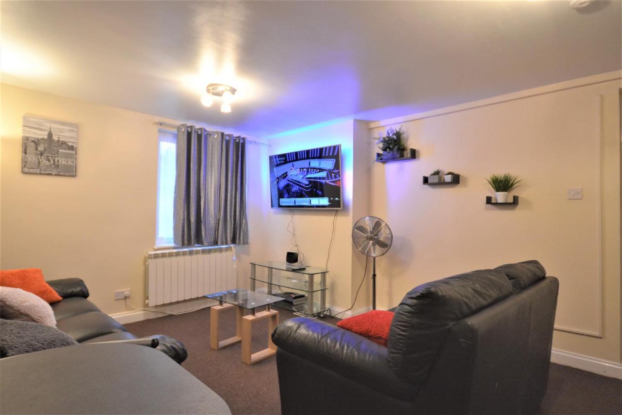 London Zone 2 Lovely 4 Bedroom Apartment - 3 Trowbridge Road מראה חיצוני תמונה